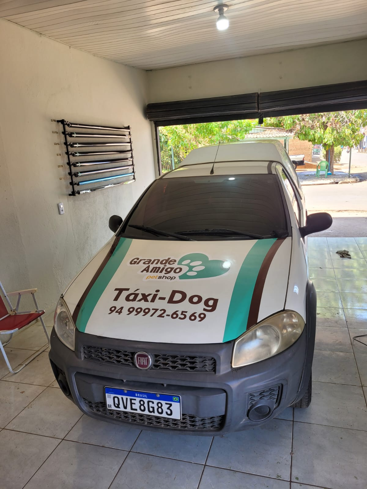 Carro envelopado Taxi Dog