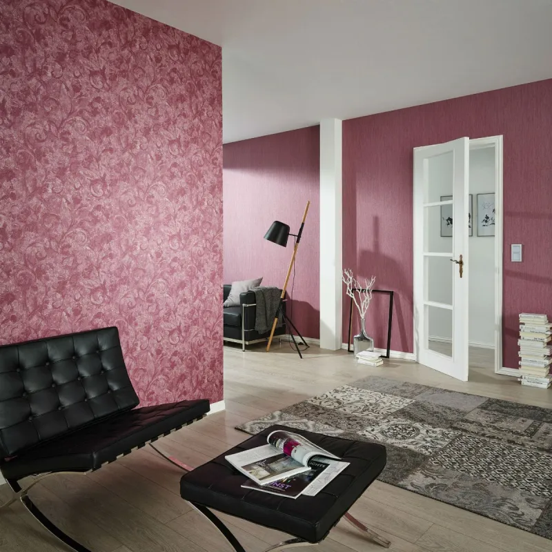 Papel de parede rosa aplicado em sala